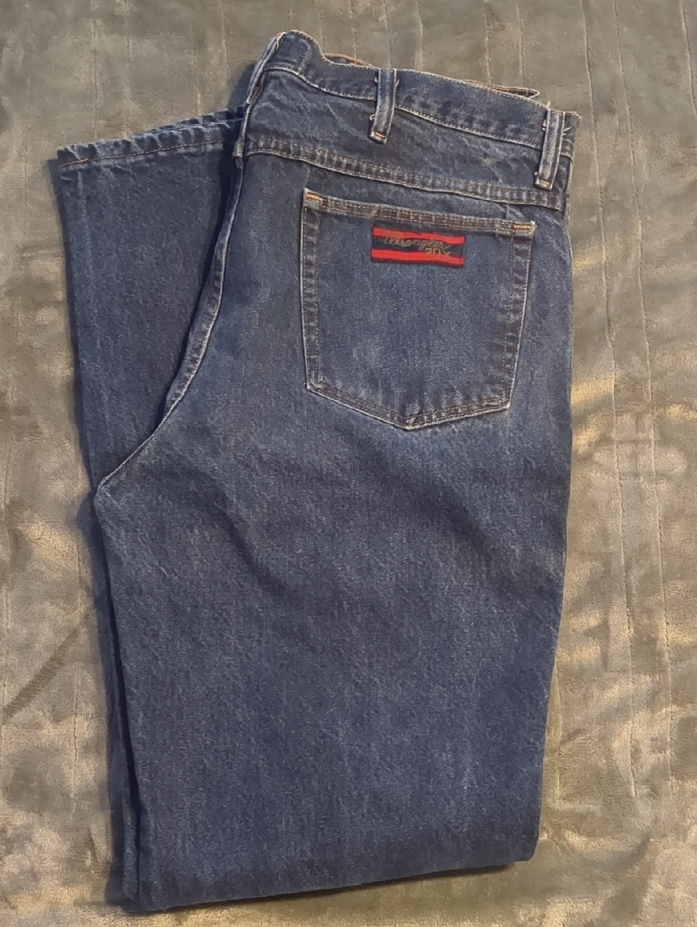 Wrangler 20X Blue Straight-Leg Men's Jeans with Red Accent